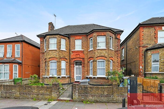 3 Bedroom Maisonette For Sale In St. Albans Road, London, NW10