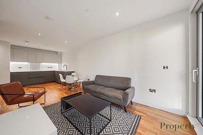 2 Bedroom Flat For Sale In York Road, London, SW11