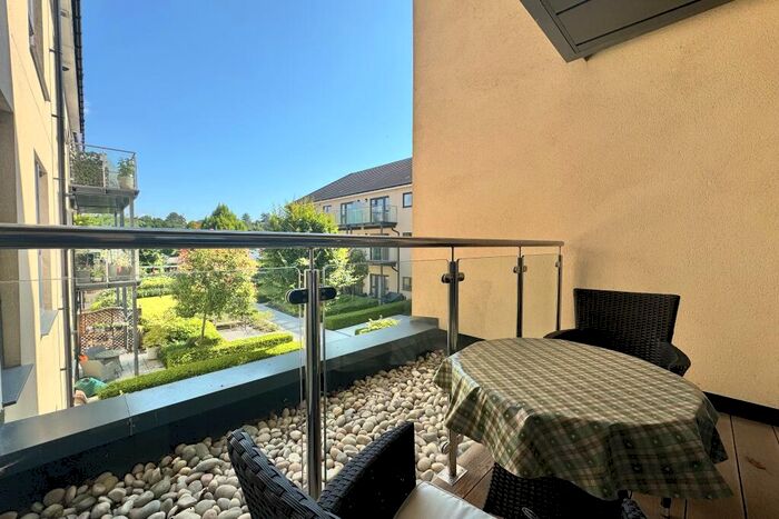 2 Bedroom Retirement Property For Sale In Meadow Court, Sarisbury Green, SO31