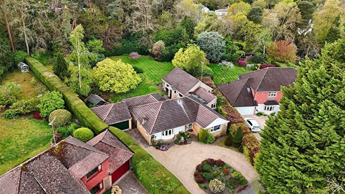 4 Bedroom Bungalow For Sale In Ardwell Close, Crowthorne, Berkshire, RG45