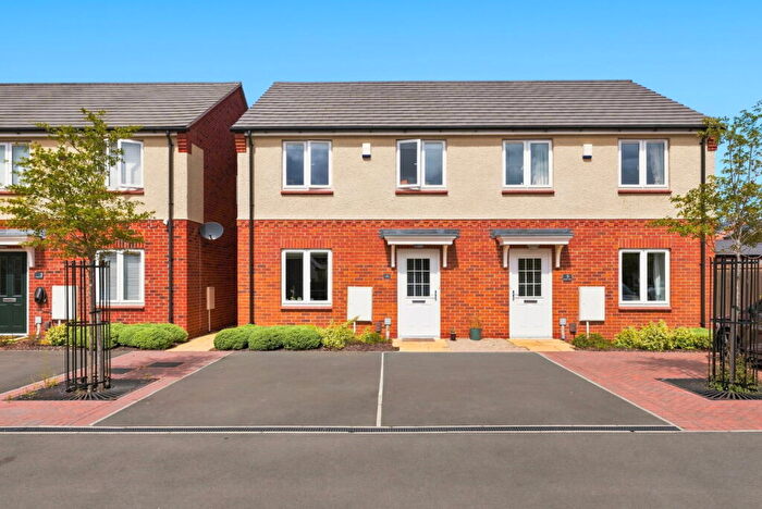 3 Bedroom Semi-Detached House For Sale In Draper Close, Radcliffe On Trent, NG12