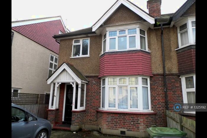 5 Bedroom Semi-Detached House To Rent In Surbiton Road, Kingston Upon Thames, KT1