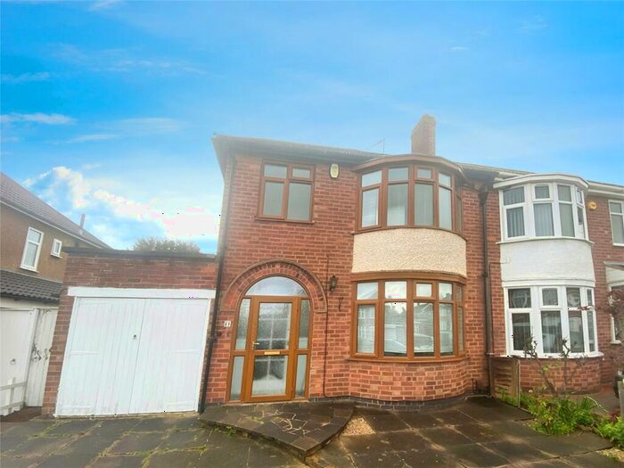 3 Bedroom Semi-Detached House To Rent In Lamborne Road, Leicester, Leicestershire, LE2
