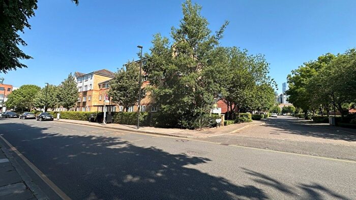 1 Bedroom Flat To Rent In Telegraph Place, London, E14