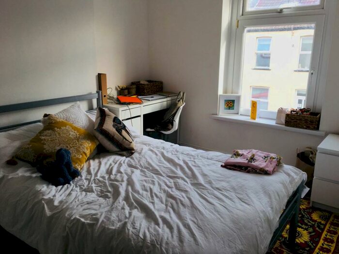 5 Bedroom House To Rent In Rhymney Street, Cathays, Cardiff, CF24