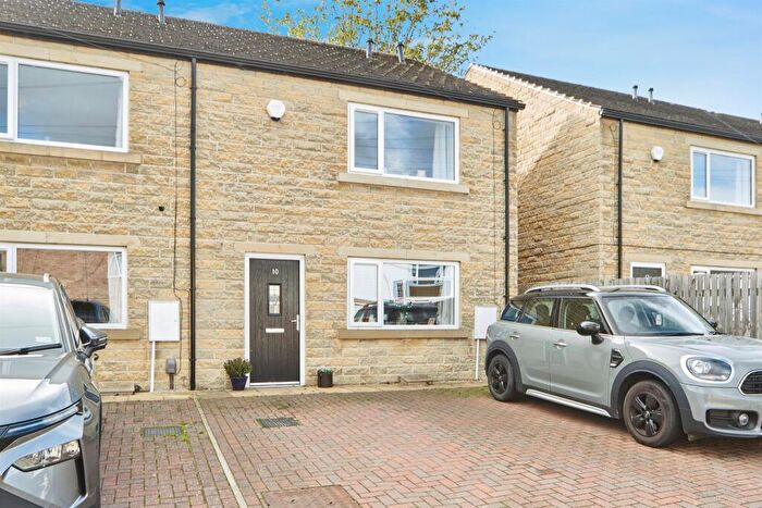 3 Bedroom End Of Terrace House For Sale In York Street, Bingley, BD16