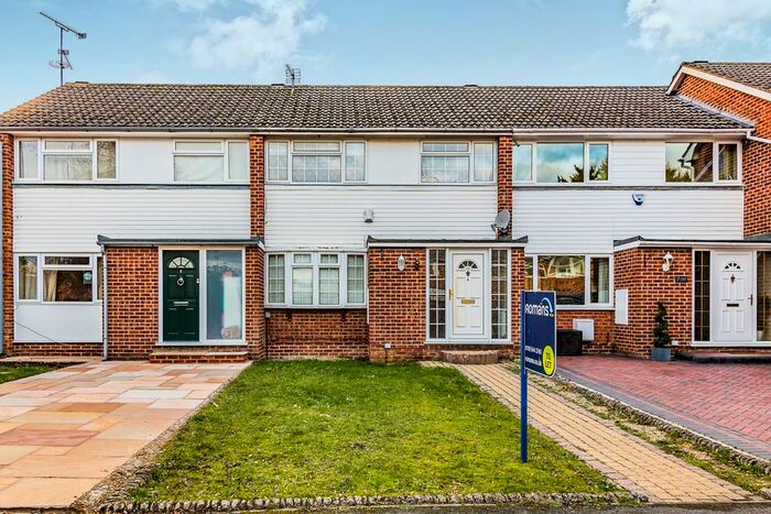 3 Bedroom Terraced House To Rent In Linden Road, Woodley, Reading, RG5