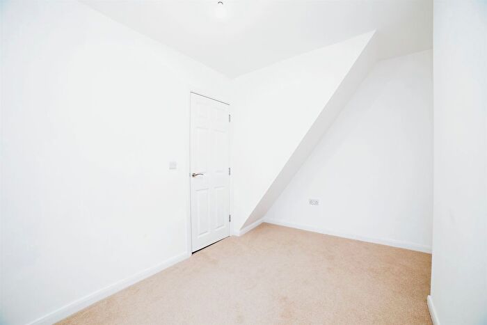 3 Bedroom Terraced House For Sale In Broxtowe Drive, Mansfield, NG18