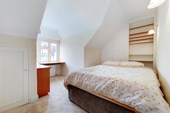 4 Bedroom Terraced House To Rent In Sandringham Road, Golders Hill Park, NW11