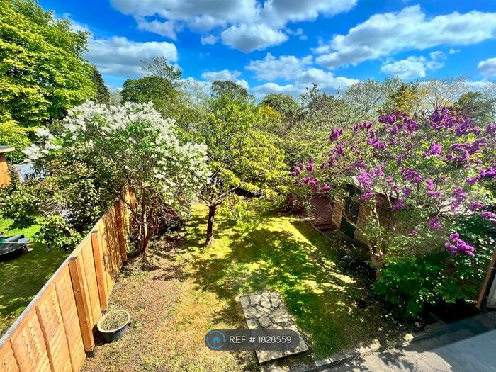 3 Bedroom Semi-Detached House To Rent In Durnford Way, Cambridge, CB4