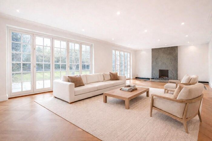 8 Bedroom Property To Rent In Winnington Close, Hampstead Garden Suburb, N2
