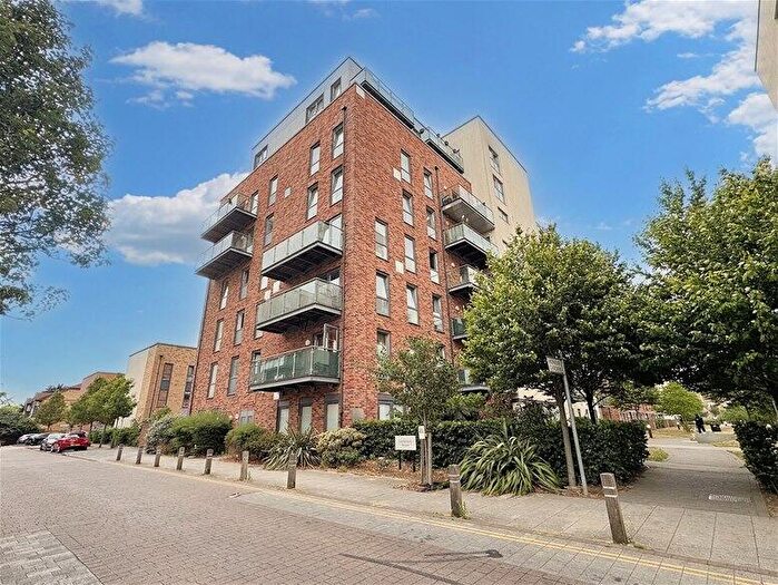 3 Bedroom Flat To Rent In Canterbury House, Honour Gardens, Dagenham, RM8