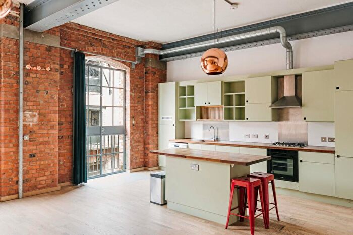 2 Bedroom Apartment To Rent In Fawe Street, London, E14