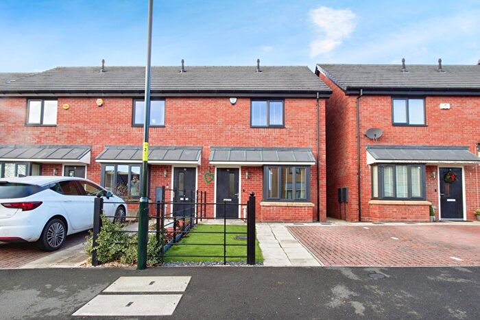 2 Bedroom End Of Terrace House For Sale In Bicentennial Road, Birmingham, West Midlands, B38