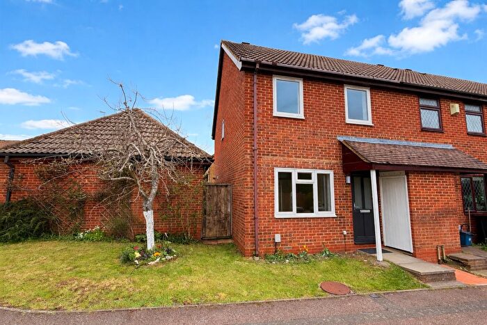 3 Bedroom End Of Terrace House To Rent In Bowbrookvale, Luton, Bedfordshire, LU2