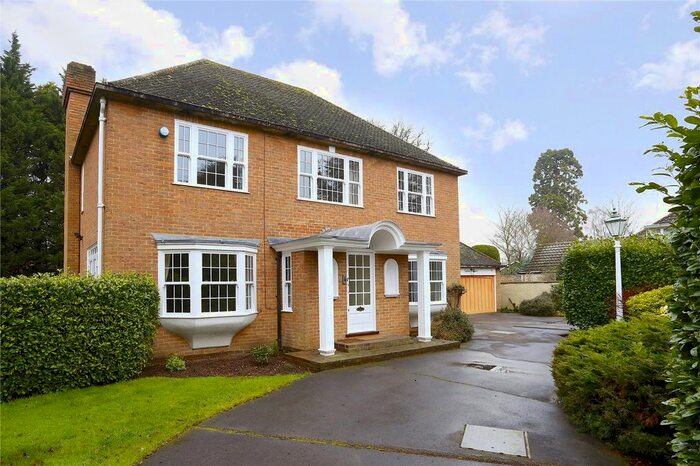 4 Bedroom Detached House To Rent In Edgecoombe Close, Kingston Upon Thames, Surrey, KT2