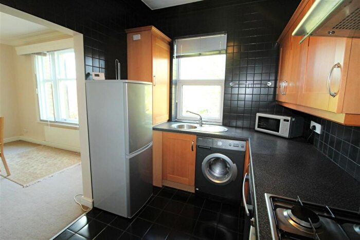 2 Bedroom Apartment To Rent In Apt, , Street Lane, Leeds, LS8
