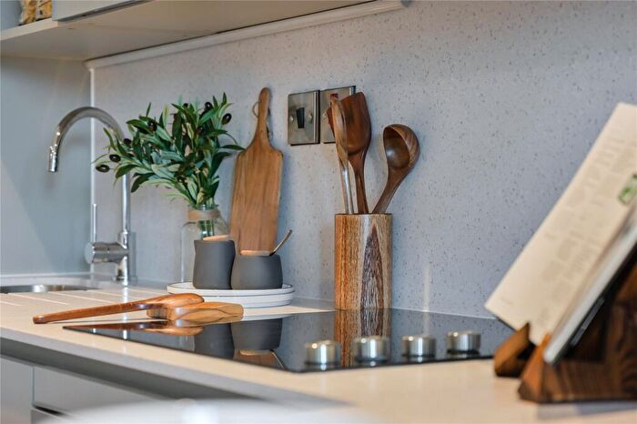 1 Bedroom Apartment To Rent In Spinners Yard, Skinner Ln, LS7