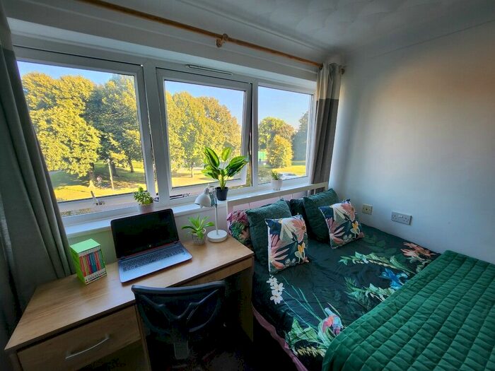 4 Bedroom Flat To Rent In Suffolk Square, Norwich, NR2