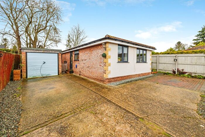 2 Bedroom Detached Bungalow For Sale In Villa Close, Branston, Lincoln, LN4