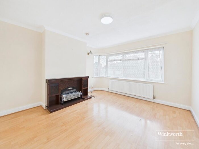 2 Bedroom Apartment To Rent In Queens Court, Kenton Lane, Kenton, Harrow, HA3
