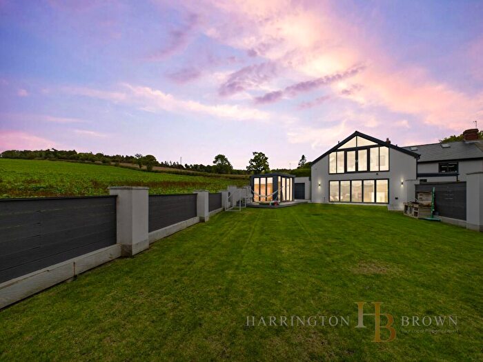 4 Bedroom Bungalow For Sale In The Bungalows, Ebchester, DH8