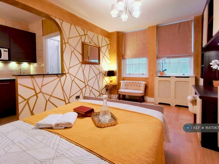 Studio To Rent In Ivor Court, London, NW1