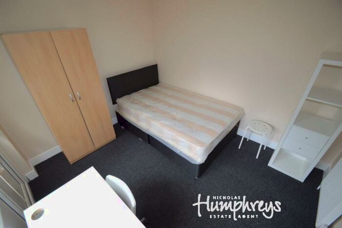 1 Bedroom Property To Rent In Willow Way, AL10