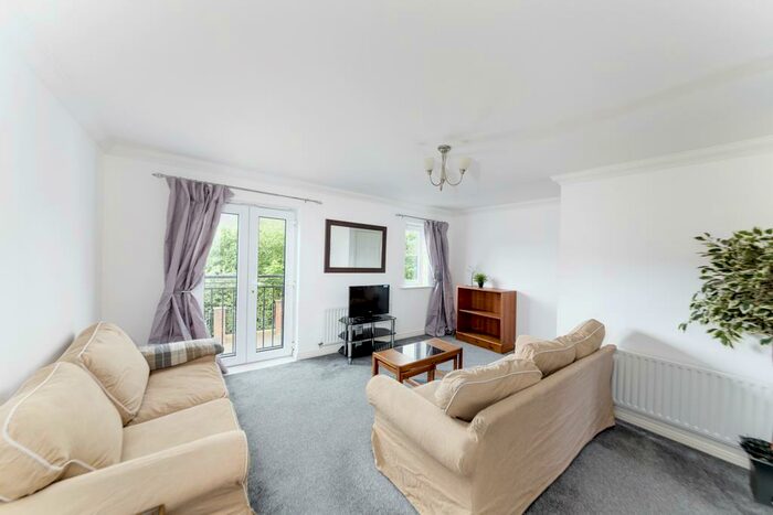 3 Bedroom Town House To Rent In Renforth Close, St James Village, Gateshead, NE8