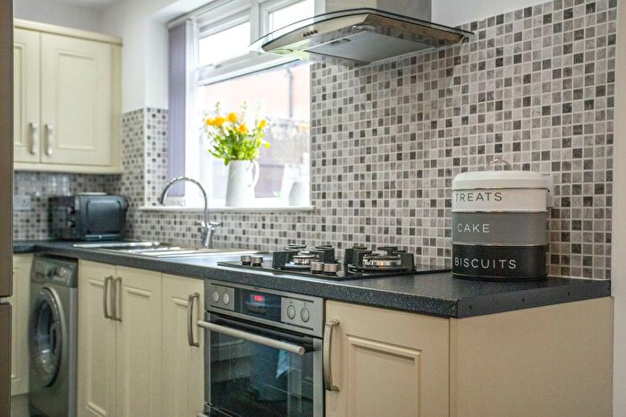 2 Bedroom Semi-Detached House For Sale In Manchester Road, Woolston, WA1