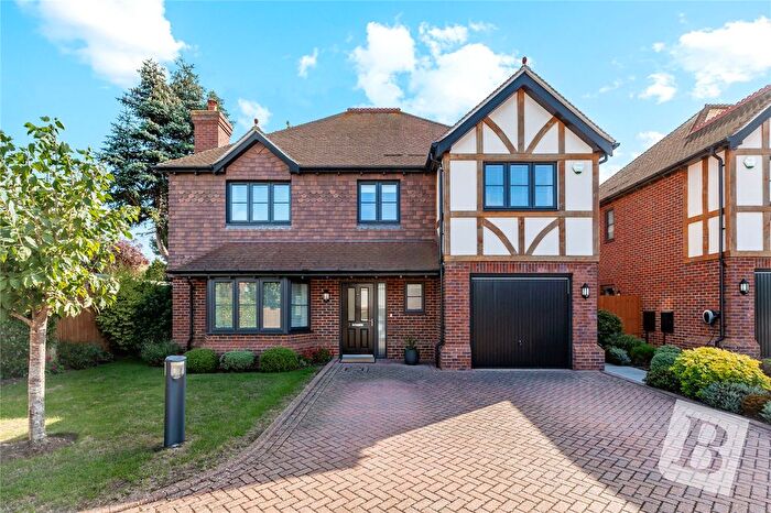 4 Bedroom Detached House For Sale In Pomarium Close, Gravesend, Kent, DA11