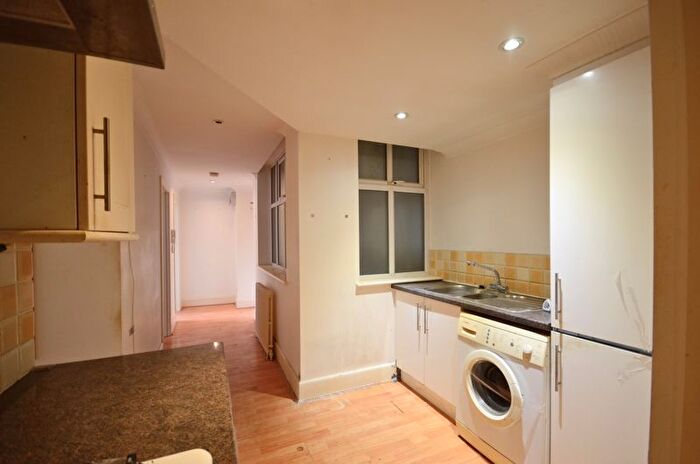 2 Bedroom Flat For Sale In Christchurch Road, Bournemouth, BH1