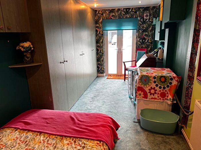 Property To Rent In Glengall Road, Edgware, HA8