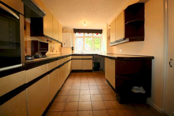 3 Bedroom Terraced House To Rent In St. Mary's Road, Edmonton, N9