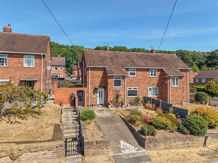 3 Bedroom Semi-Detached House To Rent In Spital Lane, Chesterfield, S41