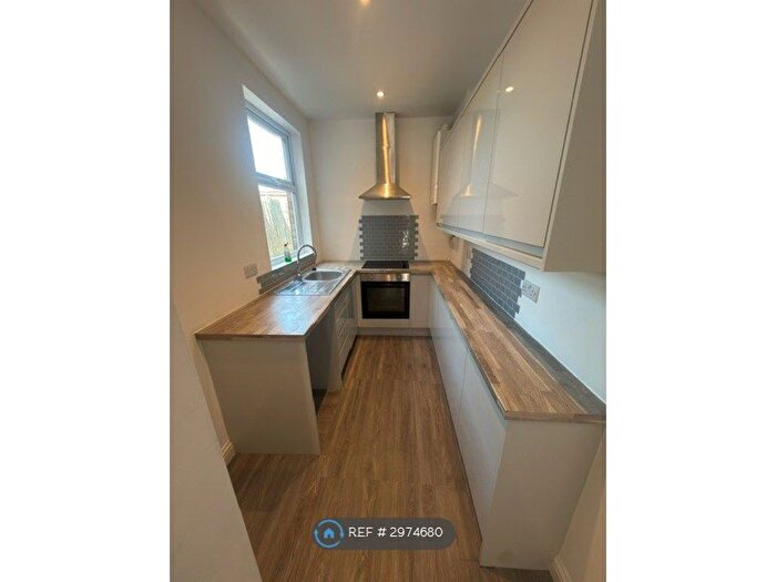 2 Bedroom Terraced House To Rent In King St, Loughborough, LE11