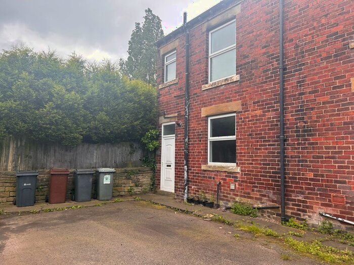 2 Bedroom Semi-Detached House To Rent In Pilden Lane, Wakefield, WF3