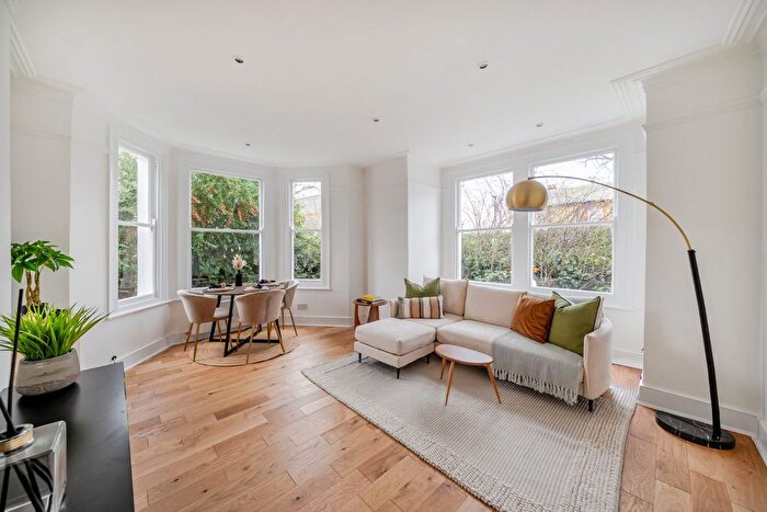 2 Bedroom Maisonette For Sale In Telford Avenue, Telford Park, London, SW2