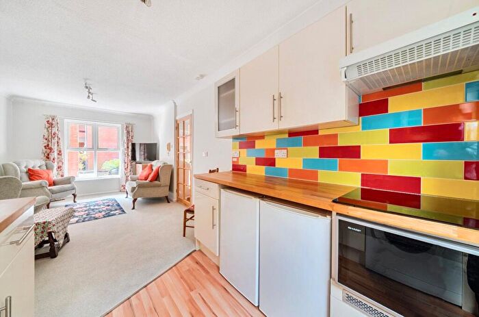 1 Bedroom Apartment For Sale In Grosvenor Place, Exeter, Devon, EX1