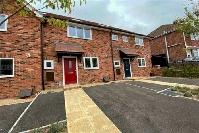 2 Bedroom House To Rent In Brook Cottage, SO18