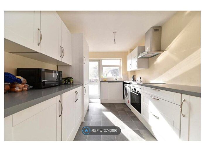 3 Bedroom End Terrace House To Rent In Furzedown, Stevenage, SG2