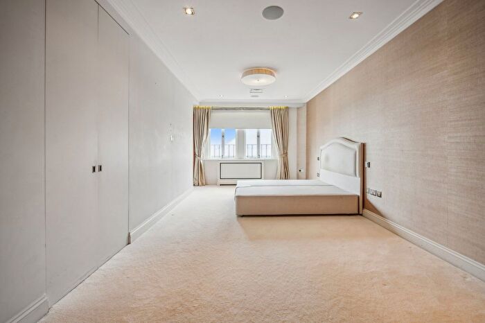 4 Bedroom Flat For Sale In Alexandra Court, - Queen's Gate, SW7