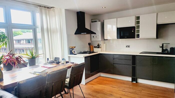 2 Bedroom Flat To Rent In Greenford Avenue, London, W7