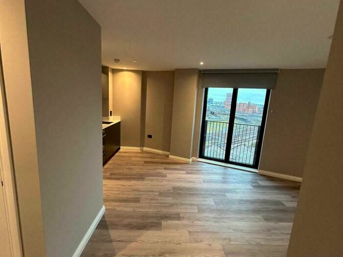 1 Bedroom Flat To Rent In Whitehall Road, Leeds, LS12