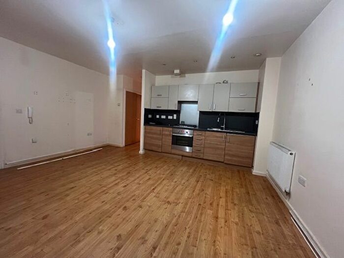 1 Bedroom Flat To Rent In Loxford Lane, Ilford, IG3
