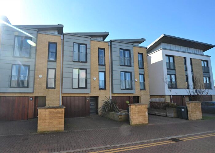 4 Bedroom Town House To Rent In Kimmerghame Row, Edinburgh, EH4