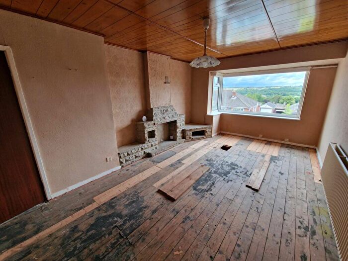 2 Bedroom Bungalow For Sale In Craven Drive, Cleckheaton, BD19