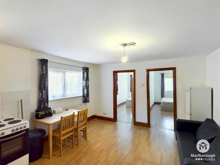 2 Bedroom Property To Rent In Leytonstone Road, Stratford London, E15