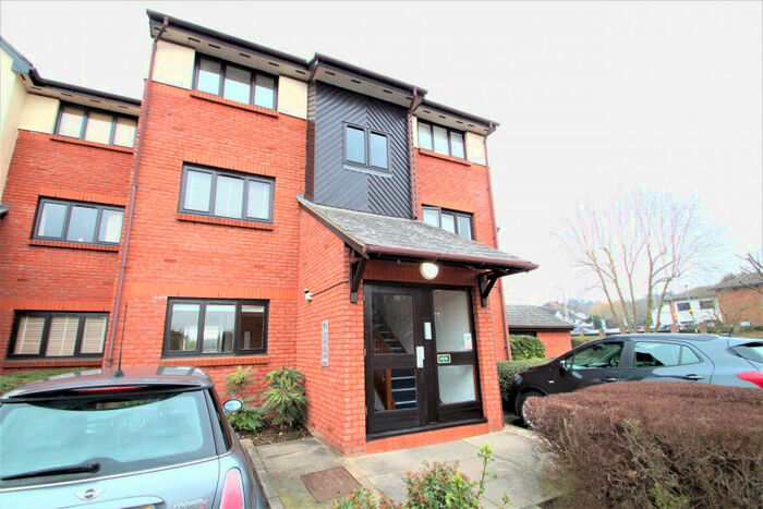 1 Bedroom Flat To Rent In Maple Gate, Loughton, IG10