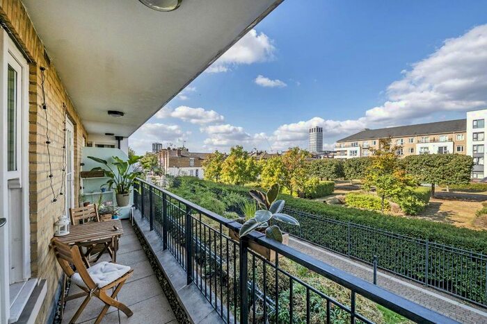 2 Bedroom Flat To Rent In Imperial Crescent, Imperial Wharf, London, SW6
